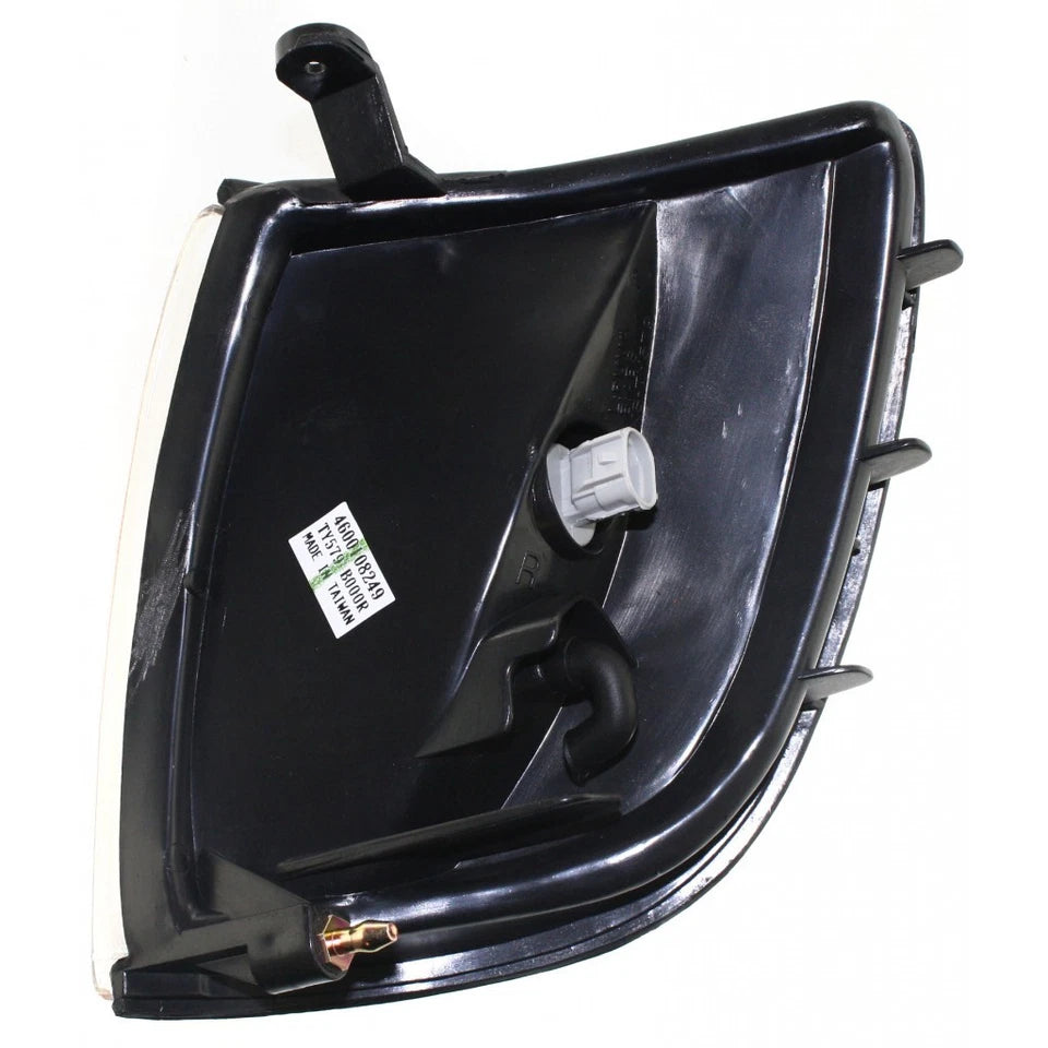 TOYOTA 4RUNNER 97-98 - RT Parklamp assy (from 1/97; includes marker lamp)